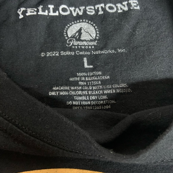 Yellowstone Dutton Ranch cropped tee - Picture 2 of 2